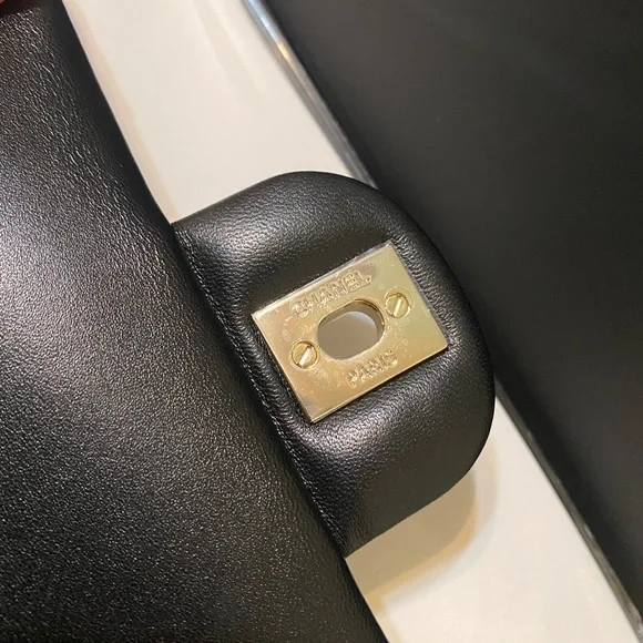 NEW CHANEL MINI CLASSIC FLAP BAG - Picture 10 of 16